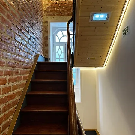 Bookstay Sto António *