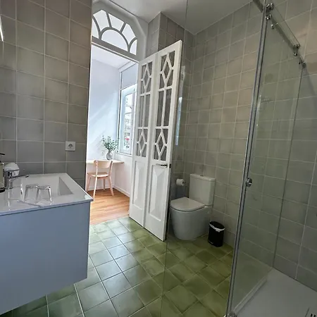 Bookstay Sto António *