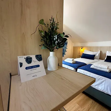 Bookstay Sto António *